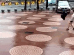 ԭ������б��紵�ߵ���...